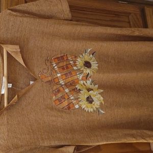 Maurices Pumpkin Harvest Fall T-shirt Size Small.